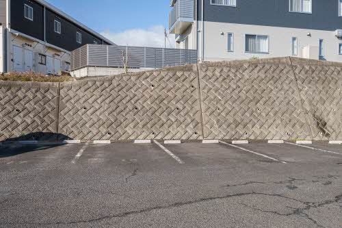 建物外観　駐車場