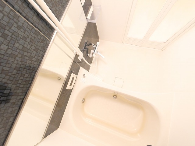 バス・シャワールーム　お風呂で日々の疲れを落としましょう