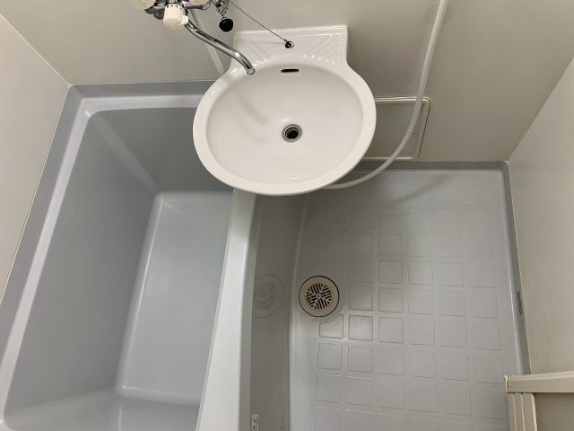 バス・シャワールーム　バス・トイレ別です。