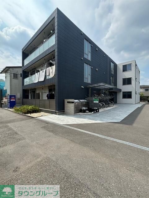 建物外観　駐車場