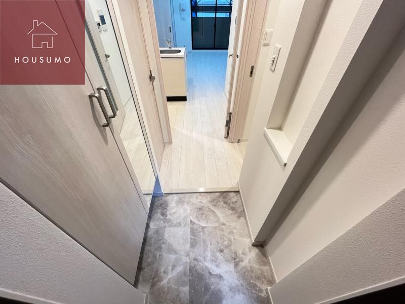 玄関　ゆったりとした玄関です 同施工会社・同型モデルの室内です。（