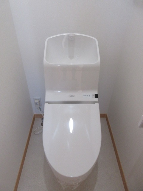 トイレ　温水洗浄便座