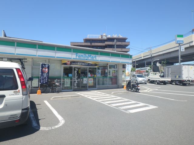 コンビニ　ファミリーマート（コンビニ）まで420m