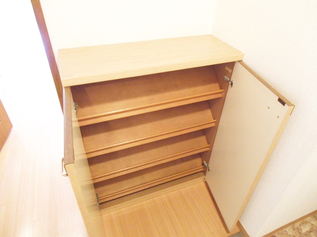 玄関　たっぷり入る靴箱！