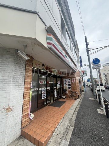 コンビニ　セブンイレブン 北松戸駅東口店（コンビニ）まで685m