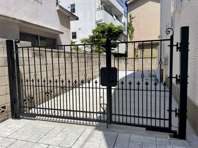 エントランス　ゆとりのあるエントランスです