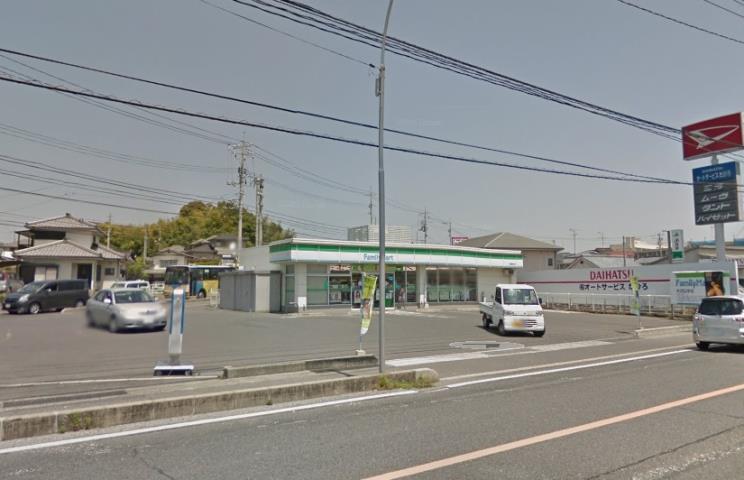 コンビニ　ファミリーマート（コンビニ）まで916m