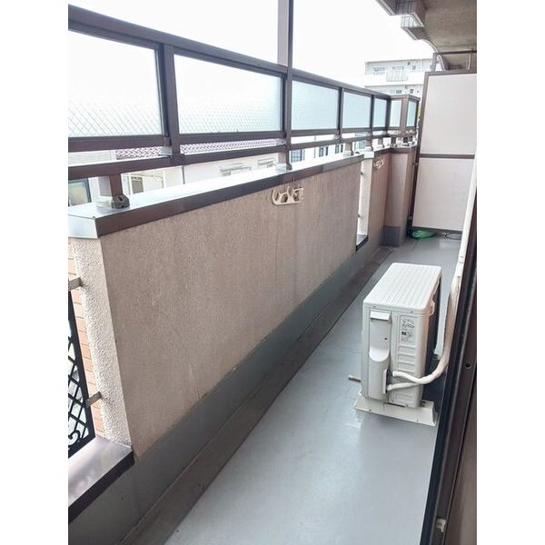 バルコニー　※写真は同じマンションの違う部屋のものになります。