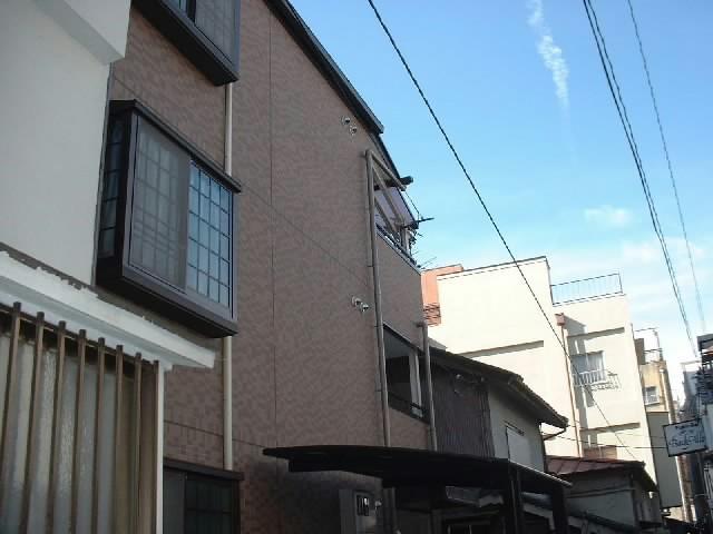建物外観　落ち着いた雰囲気の外観です