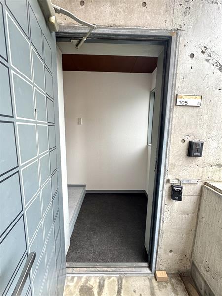 玄関　広めの玄関がお出迎えしてくれます