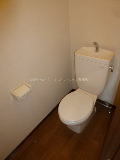 トイレ　写真は同型タイプ