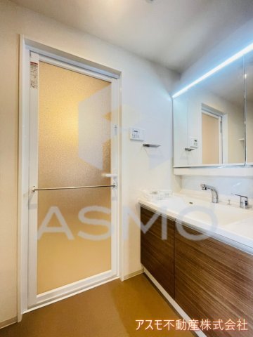 洗面設備　同マンション別部屋参考写真