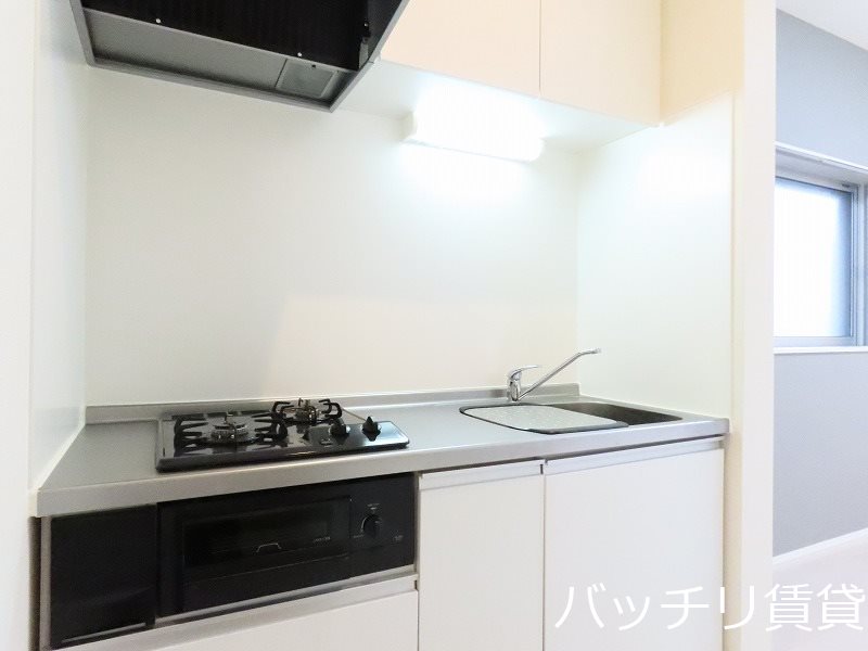 キッチン　画像は別号室の為、現状優先となります。