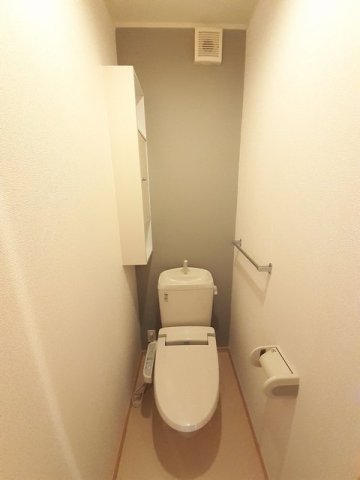 トイレ　落ち着いたトイレです