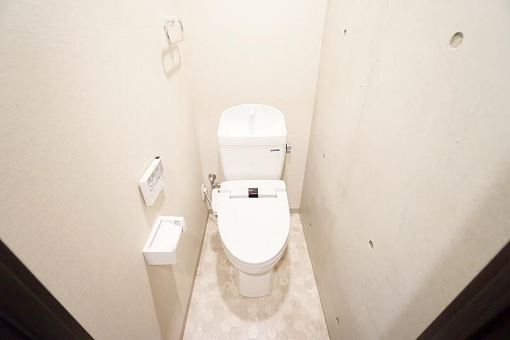 トイレ　別タイプ部屋　参考写真です