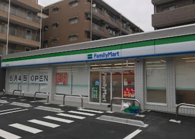 コンビニ　ファミリーマート 戸塚吉田町店（コンビニ）まで1249m