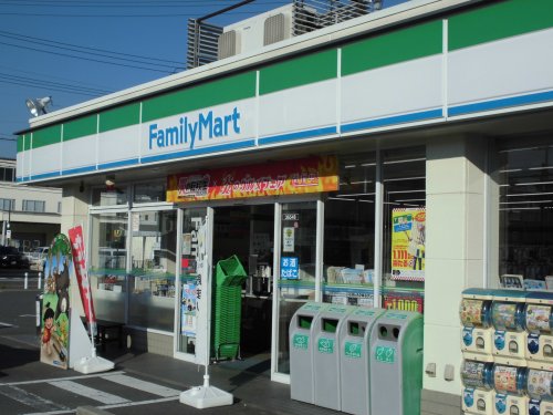 コンビニ　ファミリーマート 中新開二丁目店（コンビニ）まで1088m
