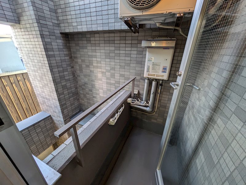 バルコニー　同建物同号室の室内写真です。