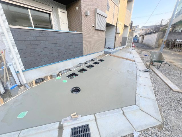 エントランス　エントランス周辺はいつもキレイに片付けられています。
