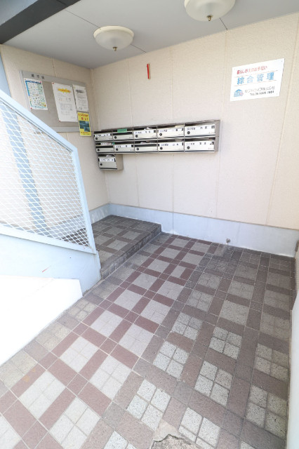 ロビー　集合ポストあります