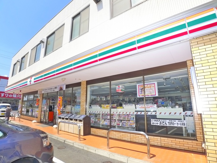 コンビニ　セブンイレブン（コンビニ）まで50m