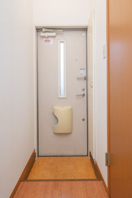 玄関　参考写真（同物件別部屋）
