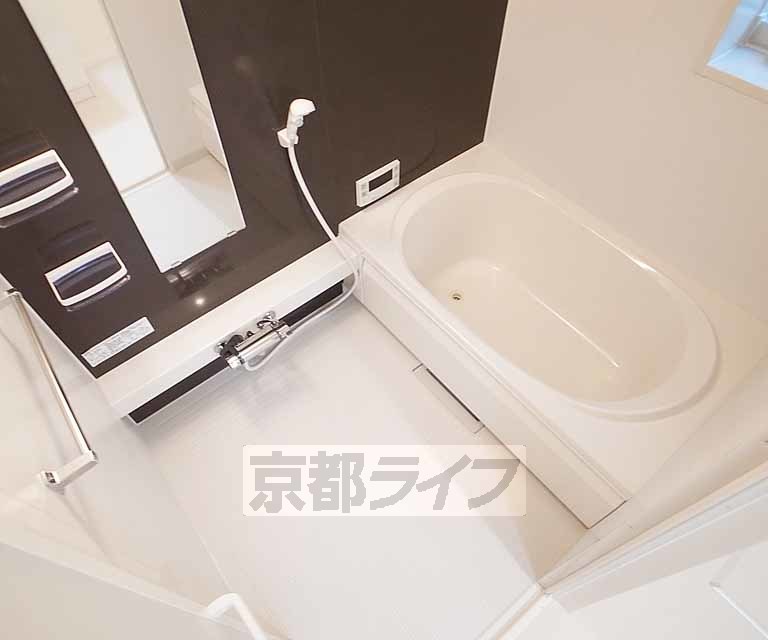 バス・シャワールーム　広々としてお洒落ですねー。