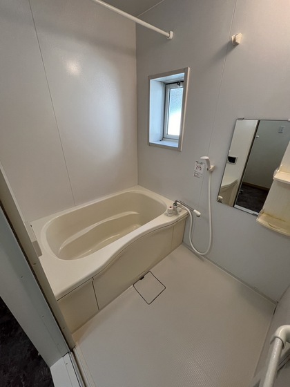 バス・シャワールーム　※別部屋の写真です