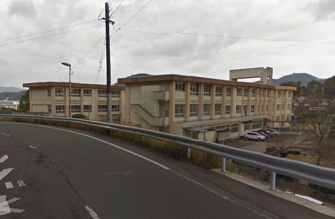 小学校　諫早市立真城小学校（小学校）まで717m