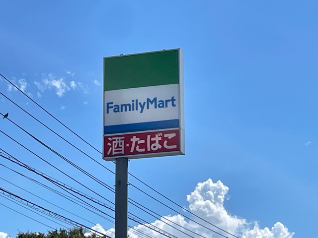 コンビニ　ファミリーマート沼津大岡北店（コンビニ）まで152m
