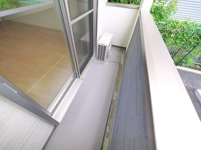 バルコニー　開放的で明るい空間を演出してくれるバルコニーです