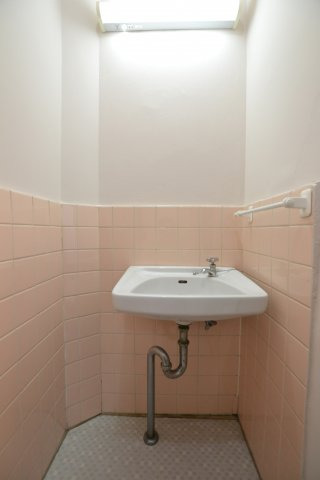 洗面設備　同物件、別号室の参考写真です。