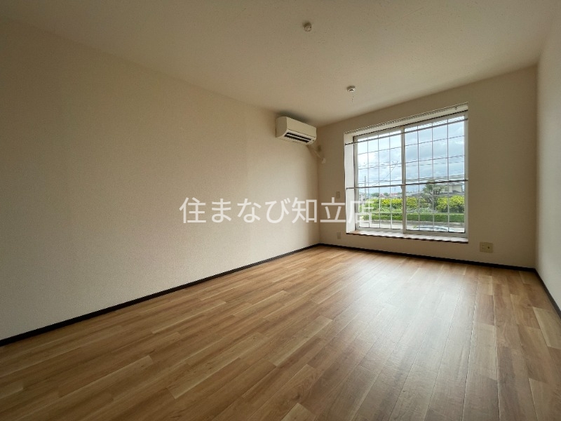 居室・リビング　同型別部屋写真