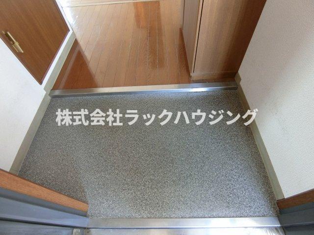 玄関　【お部屋探しはラックハウジングにお問合せ下さいませ】