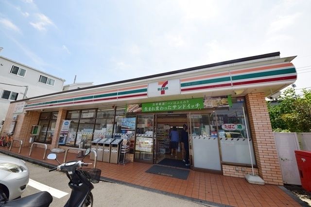 コンビニ　セブンイレブン横浜瀬谷南台1丁目店（コンビニ）まで207m