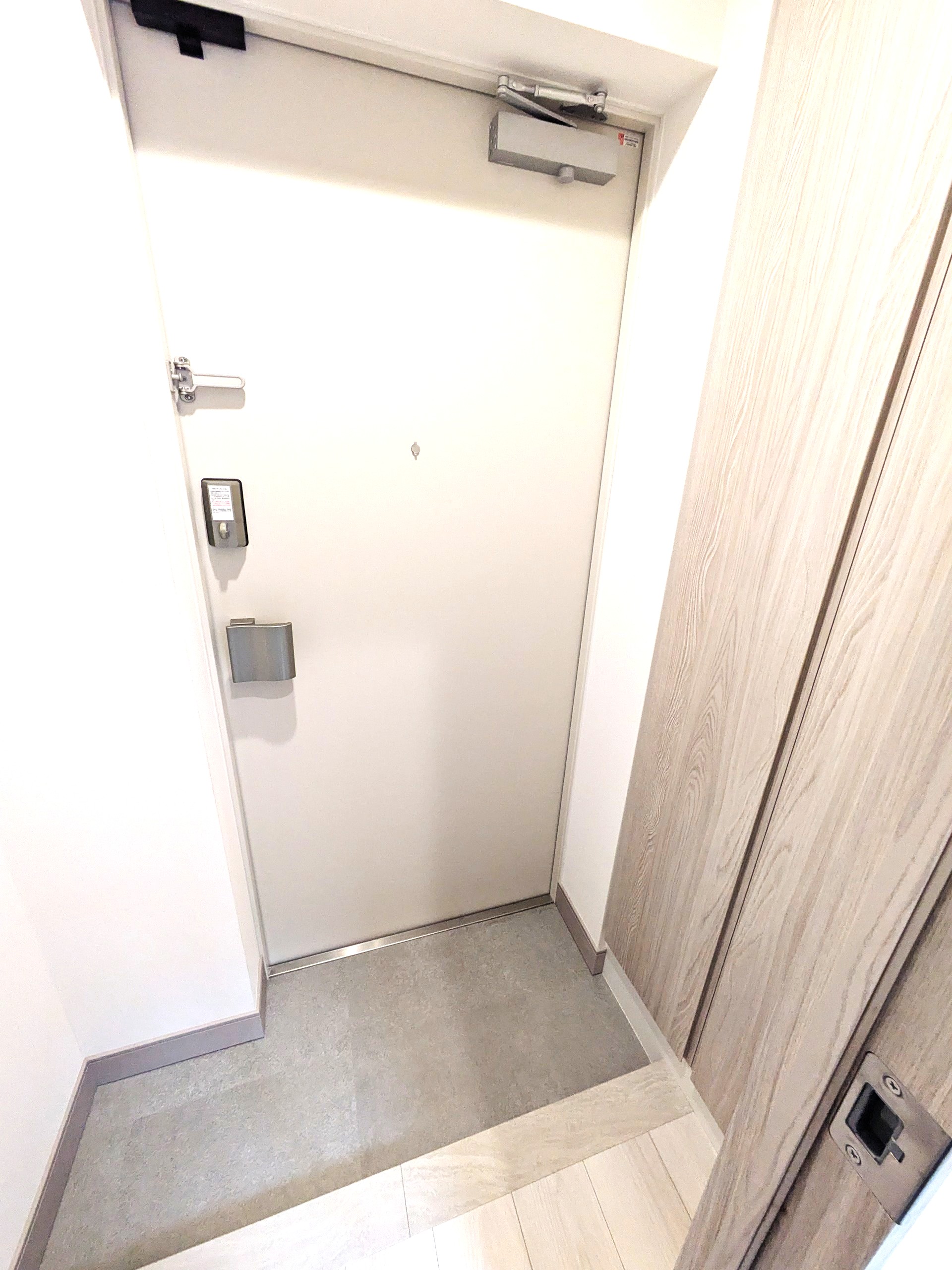 玄関　★天井まで高さのあるシューズボックス