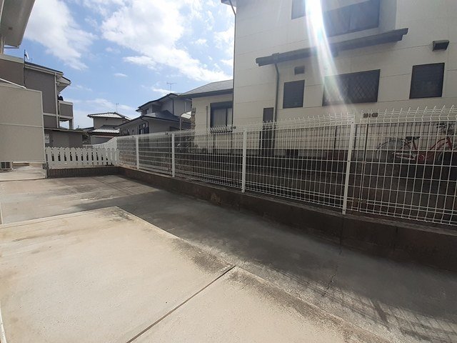 バルコニー　陽当たり良好なバルコニーです