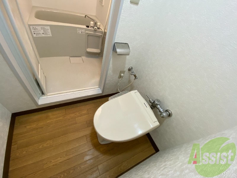 トイレ　トイレは温水洗浄便座で、とても快適に利用いただけます。