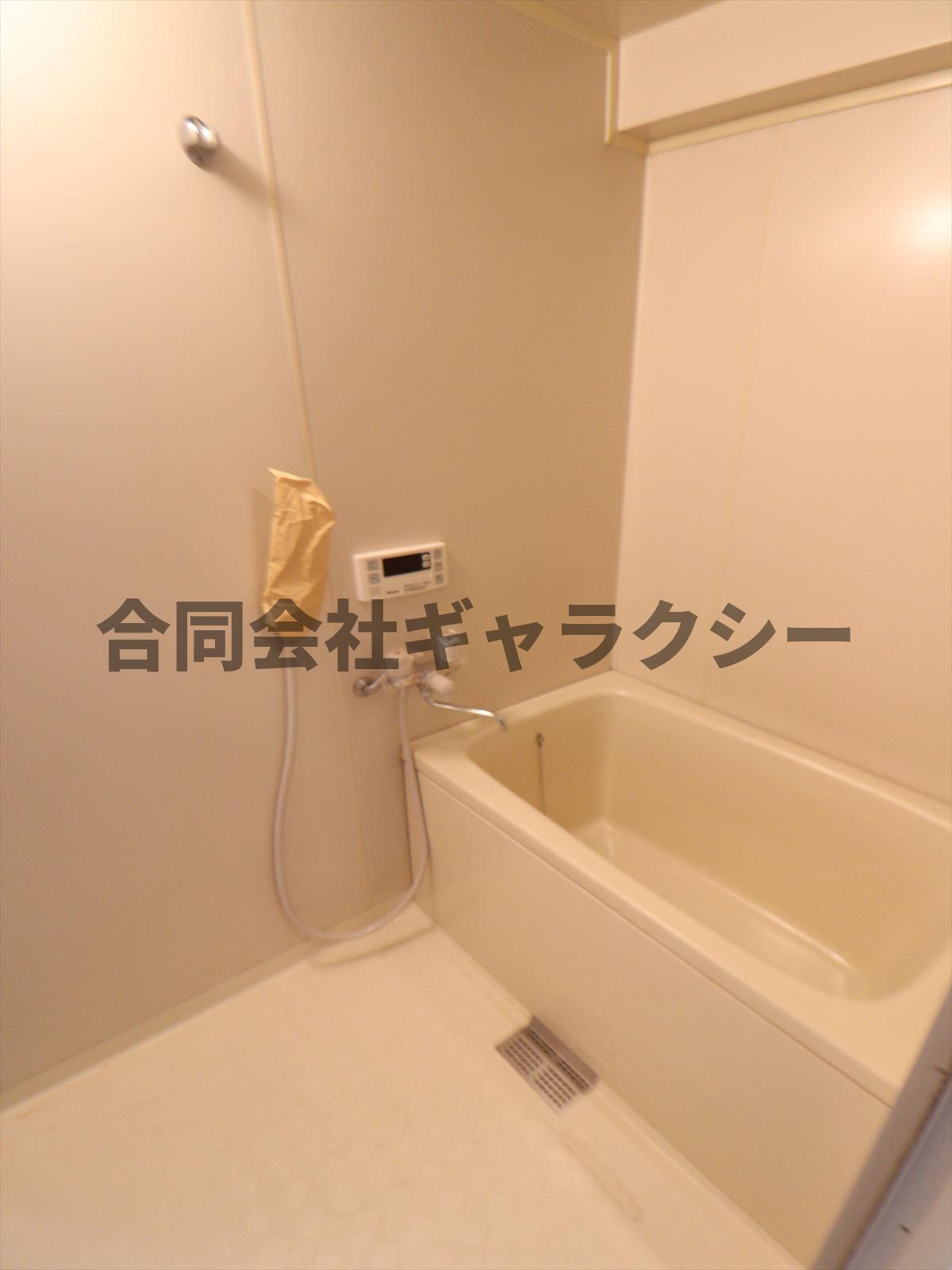 バス・シャワールーム　清潔感のあるバスルーム