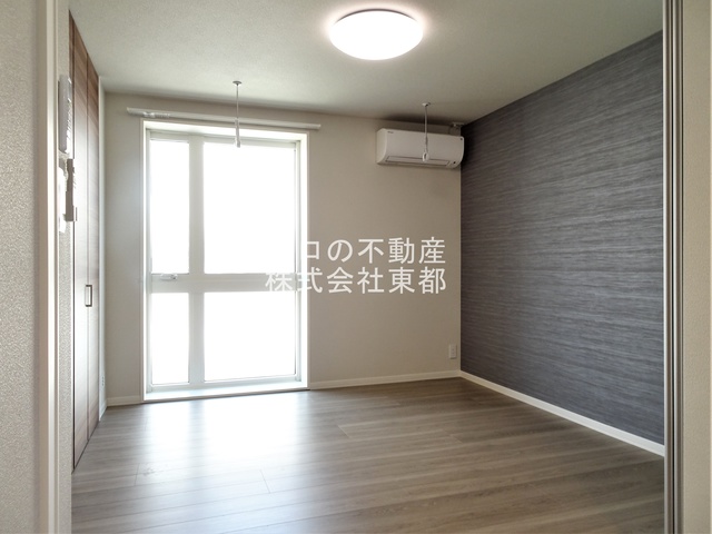 その他部屋・スペース　アクセントクロス仕様で、お部屋をオシャレに演出してくれます♪