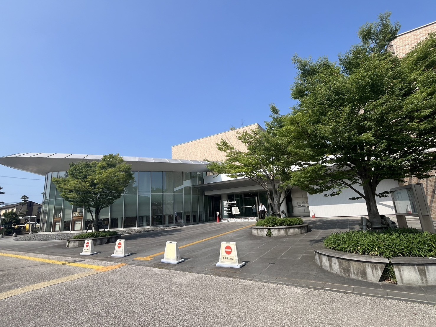 図書館　ほんぽーと 新潟市立中央図書館（図書館）まで210m