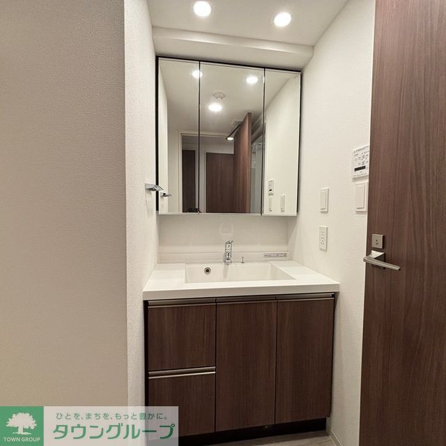 洗面設備　※写真は同タイプ住戸です。