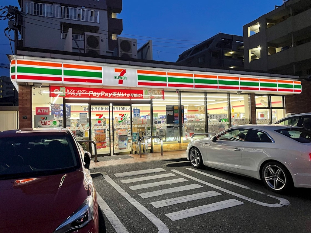 コンビニ　セブンイレブン 福岡鳥飼1丁目店（コンビニ）まで306m