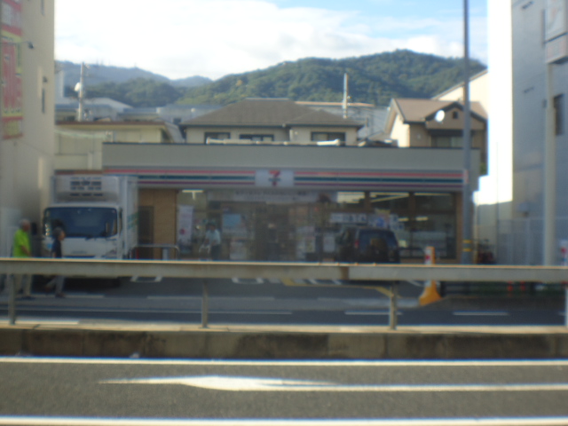 コンビニ　セブンイレブン神戸田中町4丁目店（コンビニ）まで115m