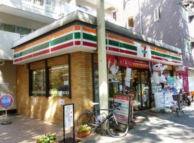 コンビニ　セブンイレブン世田谷上北沢5丁目店（コンビニ）まで667m