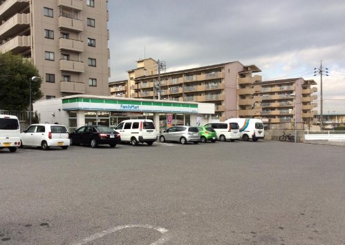 コンビニ　ファミリーマート東長久手（コンビニ）まで504m