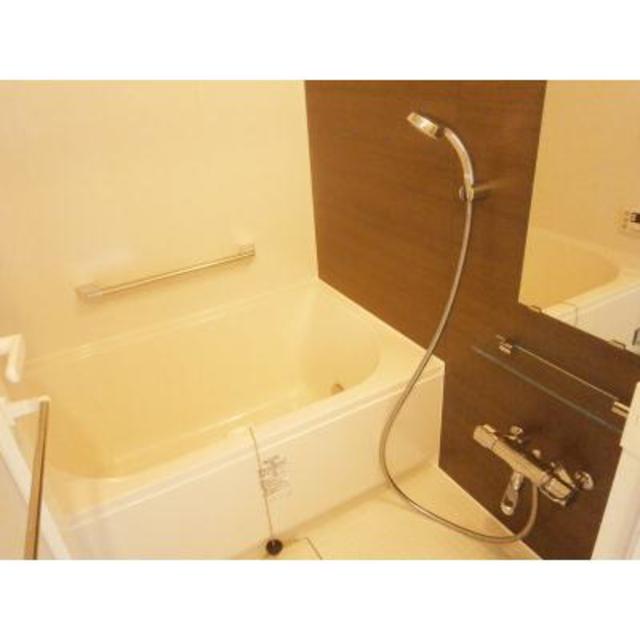 バス・シャワールーム　※写真は同タイプ住戸です。