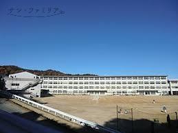 中学校　豊川市立西部中学校（中学校）まで1372m