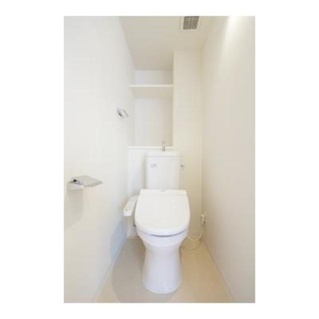 トイレ　※写真は同タイプ住戸です。