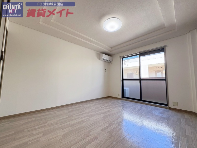 居室・リビング　別部屋参考写真です